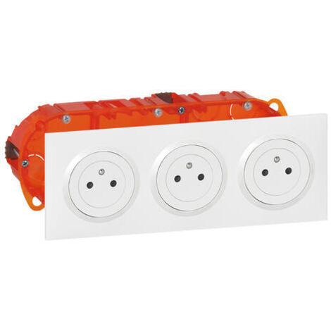 Legrand – Kit triple prise de courant 2P+T Dooxie 16A précâblées – Socle rétractable – Éclips de protection enfant – Finition blanche