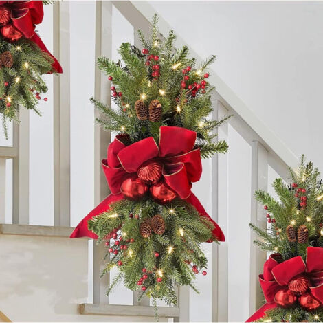 OEAGO Guirlande De Noël D'extérieur Pré-éclairée De 2,6 M Avec Pommes De Pin Baies Rouges Lumieres Oranges Materiau Pvc Parfaite Pour Porte Mur Fenetre Escalier Cheminee Decoration De Noel
