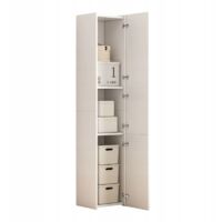 Armadio 30x170x30 cm di colore bianco, pratico e compatto.