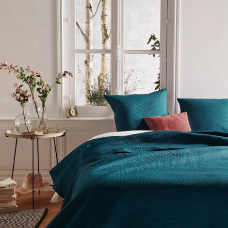 Atmosphera – Dessus de lit bleu canard 240 x 260 cm avec 2 taies 60 x 60 cm – 100% polyester – Lavable en machine à 30° – Pour lit 2 personnes