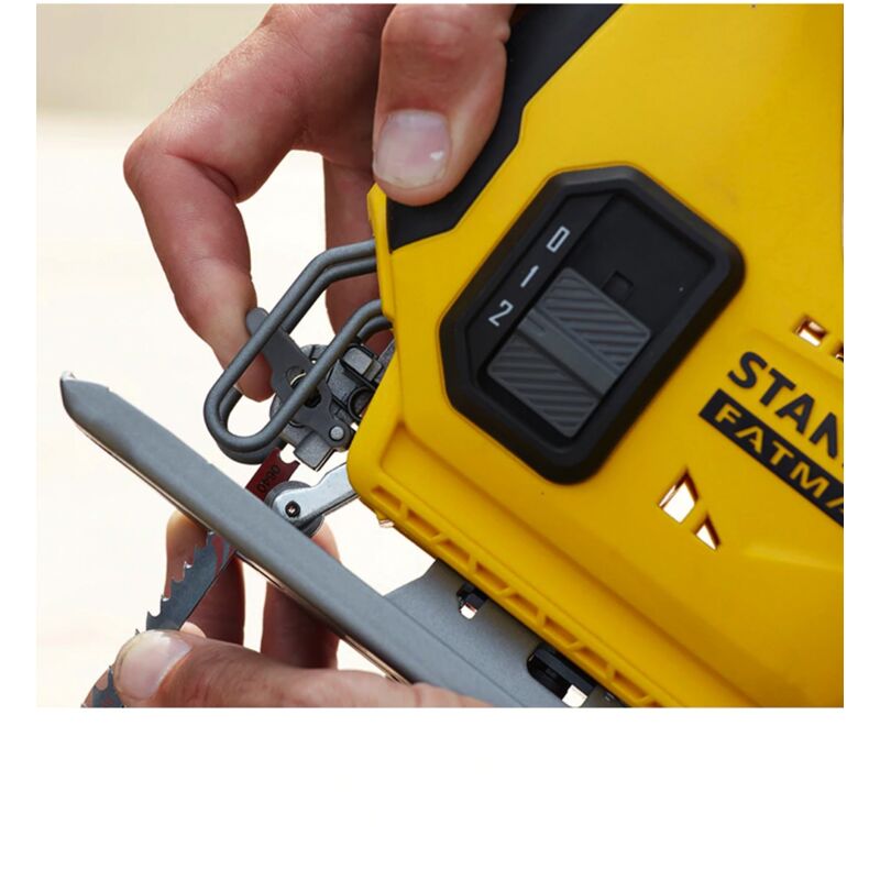 Kit STANLEY FatMax SVK303 - Scie Sauteuse, Circulaire, Perceuse 18V - 2 Batteries 4Ah + Coffret TSTAK - 10