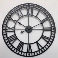 Reloj de jardín resistente a la intemperie, diseño vintage retro con números romanos, diseño sencillo de hierro forjado, silencioso, funciona con pilas, reloj de exterior de 40 cm (negro)