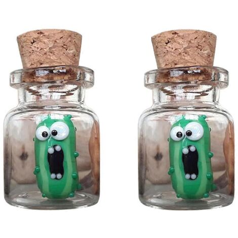 dans des bocaux en verre miniatures pour les amateurs de cornichons-- (1/5)