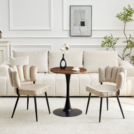 Set de table et chaises. Table ronde de 60 cm en MDF avec pied de support noir, associée à 2 chaises de salle à manger à dossier pétale en velours et supports métalliques noirs. Idéal pour salon. (1/5)