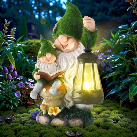 Statue de gnome solaire d'extérieur avec lanterne LED, grand gnome floqué amusant tenant un petit gnome en train de lire, ornement en résine pour terrasse, jardin, pelouse, porche, cadeau