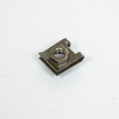 Une agrafe de carrosserie carénage M6x1.0 neuve pour plastique (1/2)
