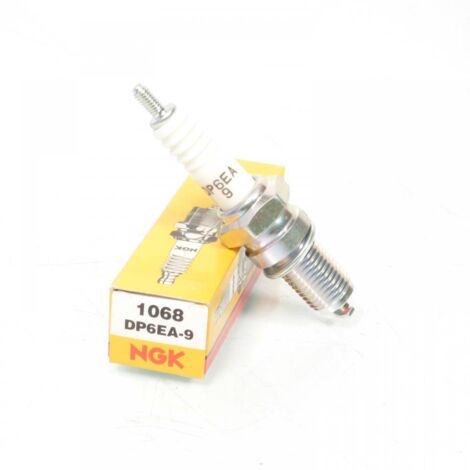 Bougie d'allumage NGK pour moto Suzuki 250 Gsf V Bandit 1992 à (1/2)