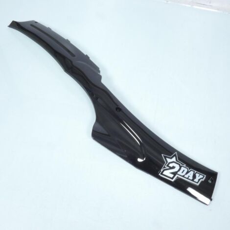 Sabot bas de caisse droit origine pour Scooter Benzhou 50 QT noir (1/3)