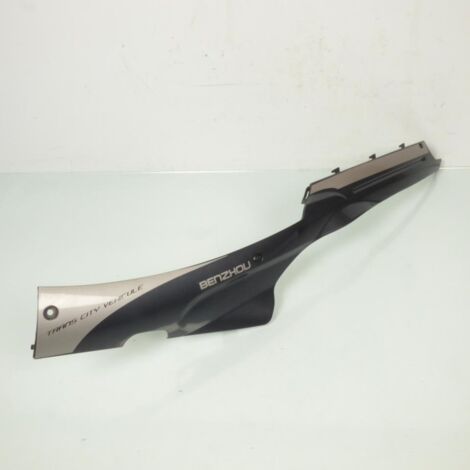 Sabot bas de caisse gauche origine pour Scooter Taotao 50 Beat (1/5)