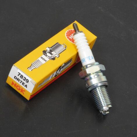 Bougie d'allumage NGK pour Quad Arctic cat 250 2X4 2005 à 2010 (1/5)