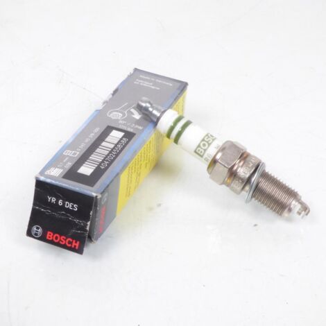 Bougie d'allumage Bosch pour Moto Ducati 620 Monster Ie 2002 à (1/3)