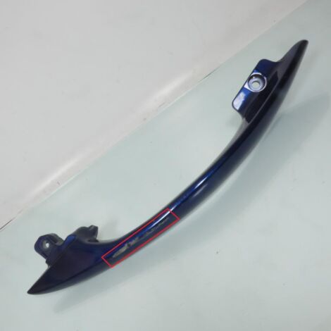 [PRODUIT D'OCCASION] Poignée passager droite origine pour scooter Suzuki 400 Burgman (1/3)