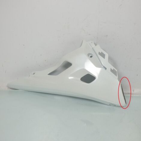 [PRODUIT D'OCCASION] Sabot bas de caisse droit origine pour moto Suzuki 125 Gsx-R (1/3)