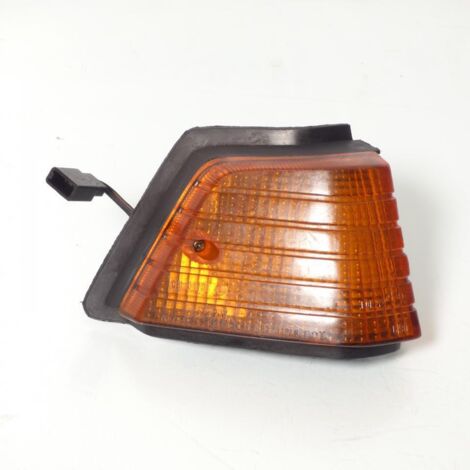 [PRODUIT D'OCCASION] Clignotant arrière gauche origine pour scooter Yamaha 125 Beluga (1/2)