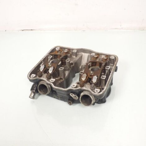 [PRODUIT D'OCCASION] Culasse avant origine pour moto Honda 750 VFR 1986 à 1989 RC24 (1/3)