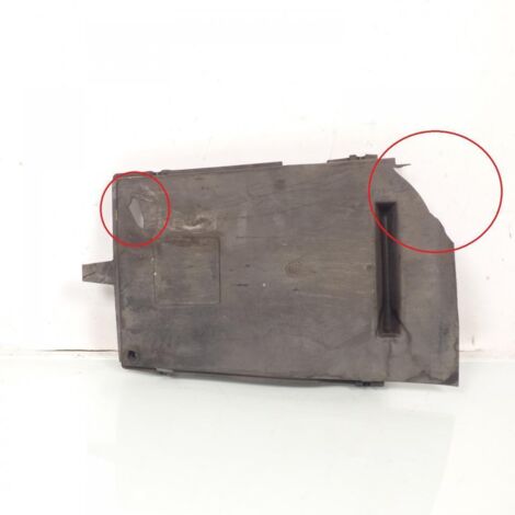[PRODUIT D'OCCASION] Sabot bas de caisse origine pour Honda 125 Pantheon 2003 à 2006 (1/4)