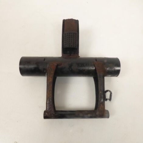 [PRODUIT D'OCCASION] Support moteur origine pour scooter Piaggio 50 Typhoon Occasion (1/2)