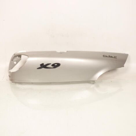 [PRODUIT D'OCCASION] Coque arrière droite origine pour scooter Piaggio 125 X9 (1/2)