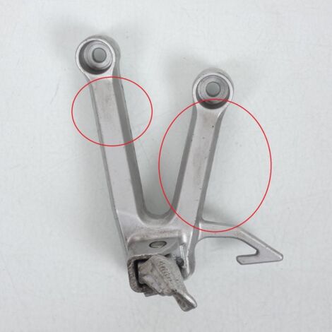 [PRODUIT D'OCCASION] Platine repose pied passager gauche pour moto Suzuki SV 650 2003 (1/4)