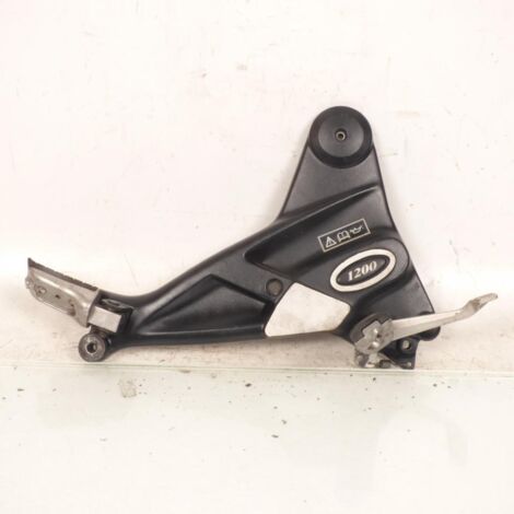 [PRODUIT D'OCCASION] Platine de repose pied pilote droit origine pour moto Triumph (1/2)