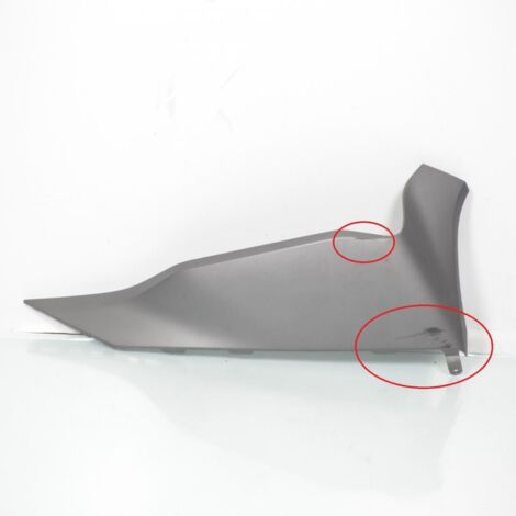 [PRODUIT D'OCCASION] Sabot bas de caisse droit origine pour Scooter Suzuki 400 Burgman (1/3)