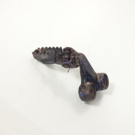 [PRODUIT D'OCCASION] Platine de repose pied pilote gauche origine pour moto Suzuki 600 (1/2)