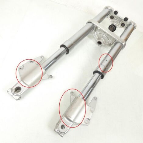 [PRODUIT D'OCCASION] Fourche inversée avec tés pour moto Suzuki VZ 800 Marauder 1997 à (1/5)