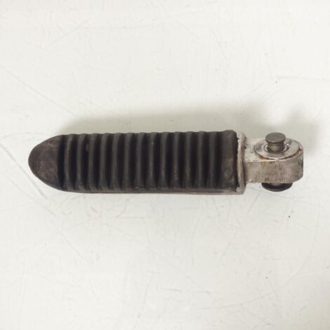 [PRODUIT D'OCCASION] Cale pied passager gauche origine pour moto Suzuki 750 Gsx F 1989 (1/2)