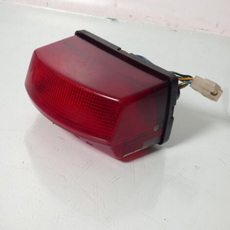 [PRODUIT D'OCCASION] Feu arrière pour moto Yamaha 125 TDR 1991-02 3GM-84710-20-00 (1/2)