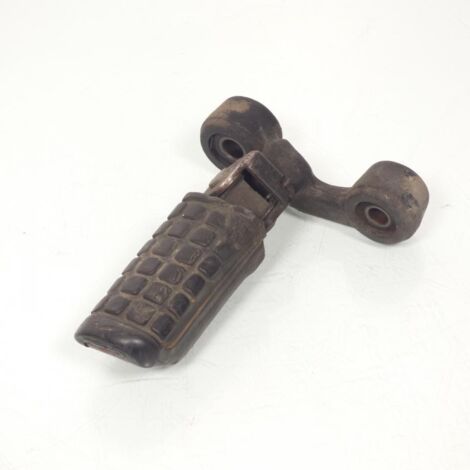 [PRODUIT D'OCCASION] Repose pied pilote gauche origine pour moto Yamaha 750 Xj Seca (1/2)