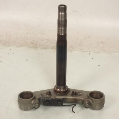 [PRODUIT D'OCCASION] Té de fourche origine pour moto Yamaha 600 Diversion 1994 à 1997 (1/2)