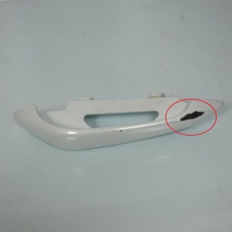[PRODUIT D'OCCASION] Poignée passager gauche origine pour scooter Suzuki 125 Burgman (1/4)