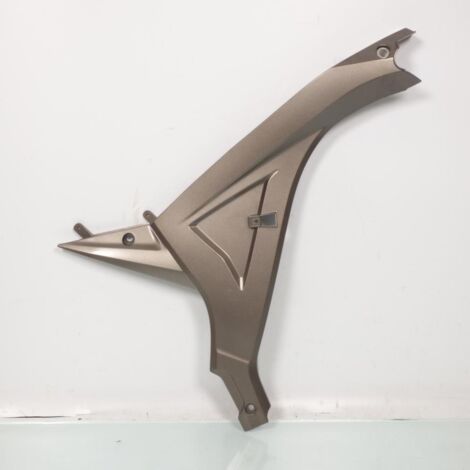 [PRODUIT D'OCCASION] Cache latéral droit origine pour moto Suzuki 125 GSX-S 2018 à (1/2)