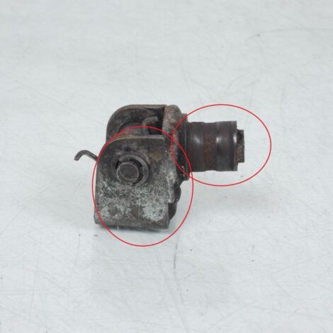 [PRODUIT D'OCCASION] Chape de repose pied sélecteur vitesse pour moto Suzuki 400 (1/4)