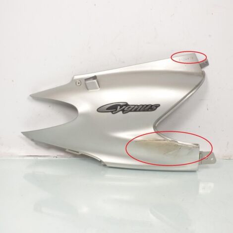 [PRODUIT D'OCCASION] Coque arrière droite origine pour scooter Yamaha 125 Cygnus (1/4)