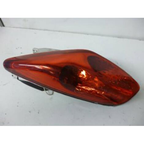 [PRODUIT D'OCCASION] Feu arrière origine pour scooter Yamaha 125 Xmax 2005-2008 (1/2)