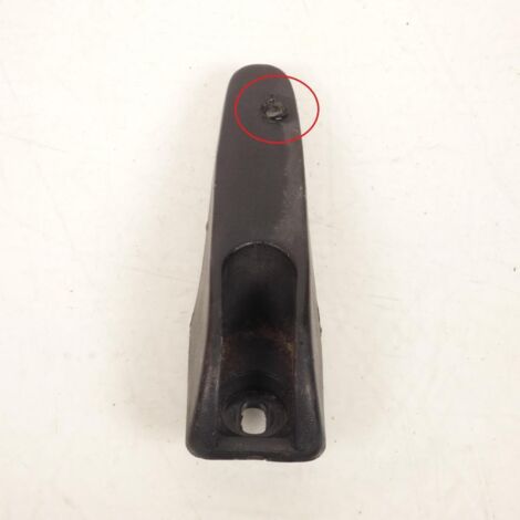 [PRODUIT D'OCCASION] Attache paquet de tablier arrière origine pour Scooter Yamaha 50 (1/2)