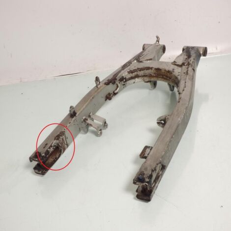 [PRODUIT D'OCCASION] Bras oscillant origine pour moto Yamaha 125 DT Tenere 1988 à 1992 (1/3)