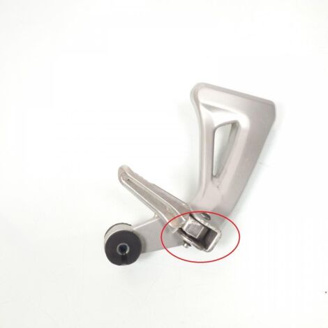 [PRODUIT D'OCCASION] Platine repose pied passager droit origine pour Suzuki 650 Sv S