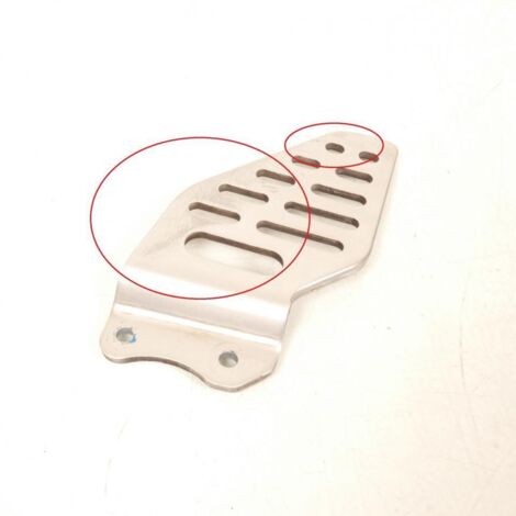 [PRODUIT D'OCCASION] Protection repose pied pilote gauche pour moto Yamaha 600 YZF R6 (1/3)