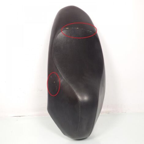 [PRODUIT D'OCCASION] Selle biplace origine pour scooter Peugeot 50 Kisbee 2T 2013 à (1/4)