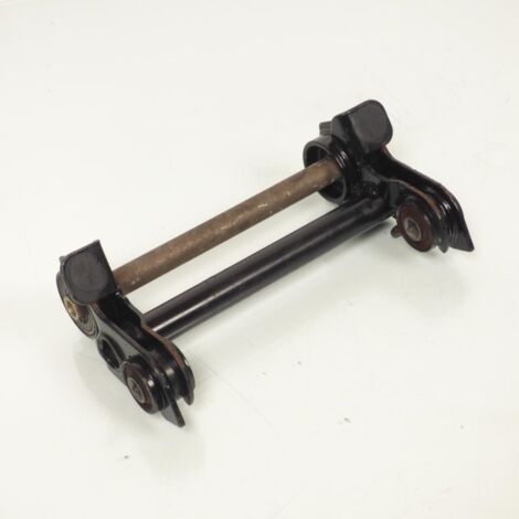[PRODUIT D'OCCASION] Support moteur origine pour Scooter Yamaha 125 Majesty Après 2005 (1/5)