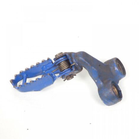 [PRODUIT D'OCCASION] Platine de repose pied pilote gauche origine pour moto Suzuki 600 (1/2)