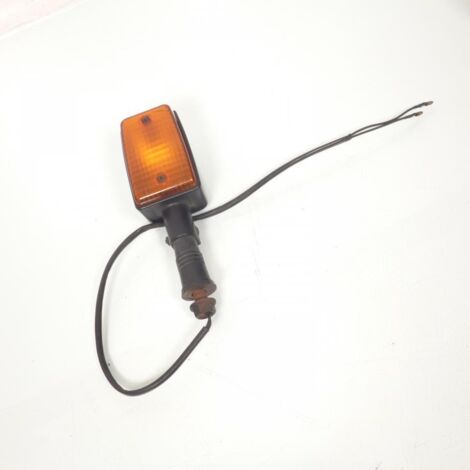 [PRODUIT D'OCCASION] Clignotant arrière origine pour moto Yamaha 750 Xj Seca 1981 à (1/2)