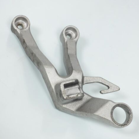 [PRODUIT D'OCCASION] Platine repose pied passager gauche origine pour moto Suzuki 1000 (1/2)