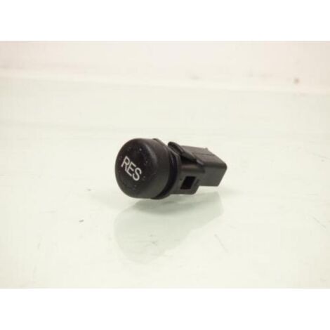[PRODUIT D'OCCASION] Bouton de couvre guidon origine pour scooter Piaggio 125 X9 (1/2)