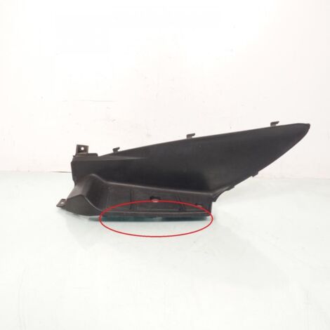 [PRODUIT D'OCCASION] Marche pied passager gauche origine pour Suzuki 125 Burgman (1/3)