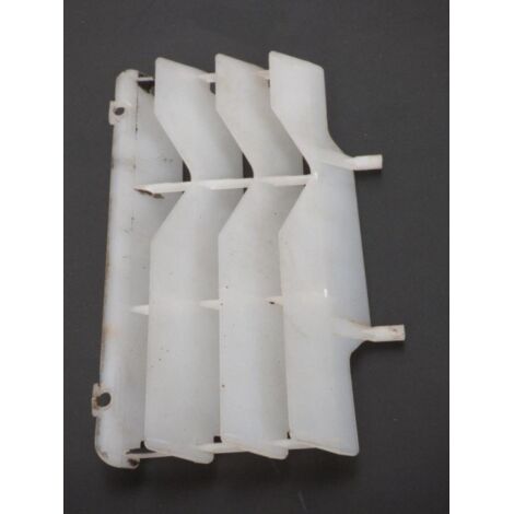 [PRODUIT D'OCCASION] Protection de radiateur origine pour Auto Occasion (1/2)