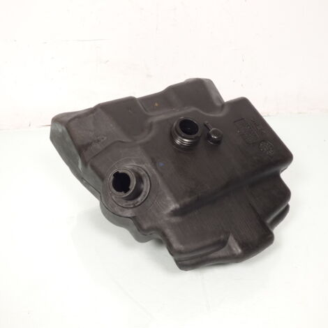 [PRODUIT D'OCCASION] Réservoir a carburant origine pour scooter Yamaha 125 Majesty (1/4)