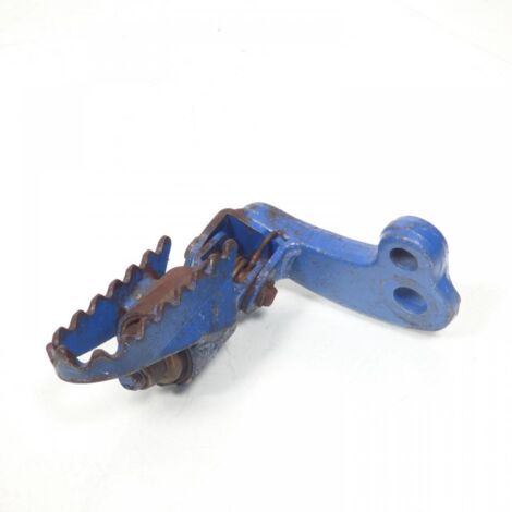 [PRODUIT D'OCCASION] Platine de repose pied pilote gauche origine pour moto Suzuki 125 (1/2)